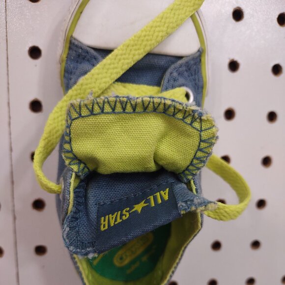 Converse X Crayola Sneakers, Size 6 - Picture 9 of 9